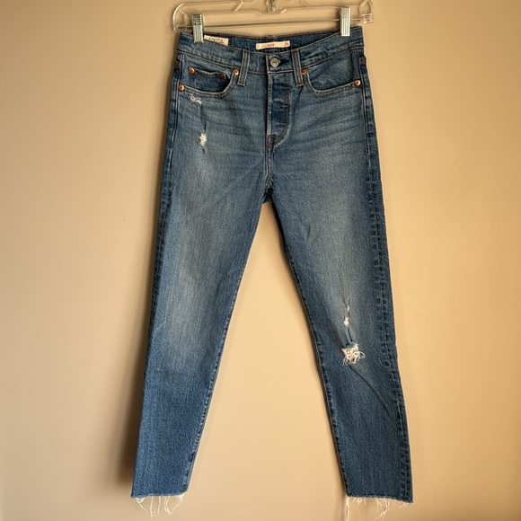*FREE WITH BUNDLE* Levi’s Wedgie Straight Fit Jean in Medium Wash Size 25 - Picture 8 of 12